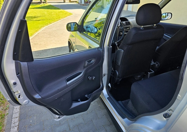 Suzuki Ignis cena 13500 przebieg: 109000, rok produkcji 2005 z Puławy małe 172